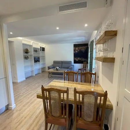 דירה Modern In The Heart Of Old Town