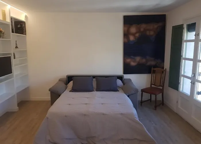 Modern In The Heart Of Old Town Apartment *