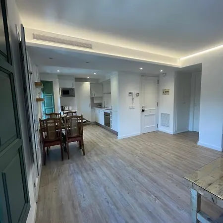 Modern In The Heart Of Old Town Gerona