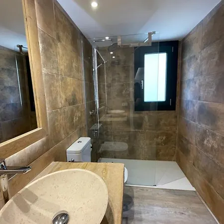 Modern In The Heart Of Old Town Girona